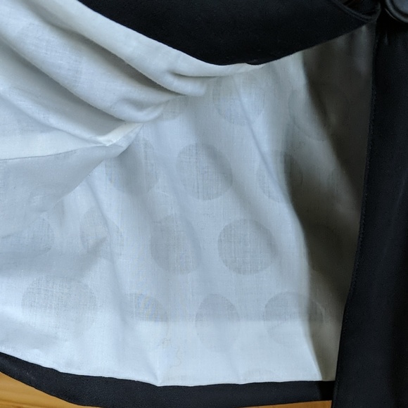 Mona & Holly Short Sleeve Black Capelet - Picture 5 of 6